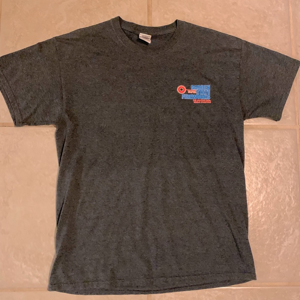 2 Mens large Fruit of the Loom t shirts